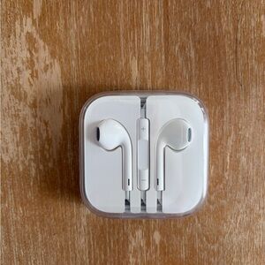 Apple IPhone Corded Ear Buds